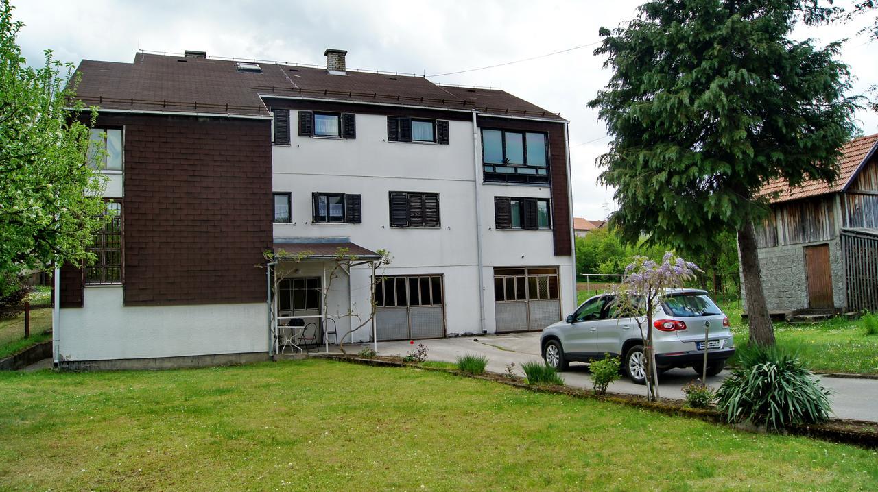 Guesthouse Trikic Drvar Exteriör bild